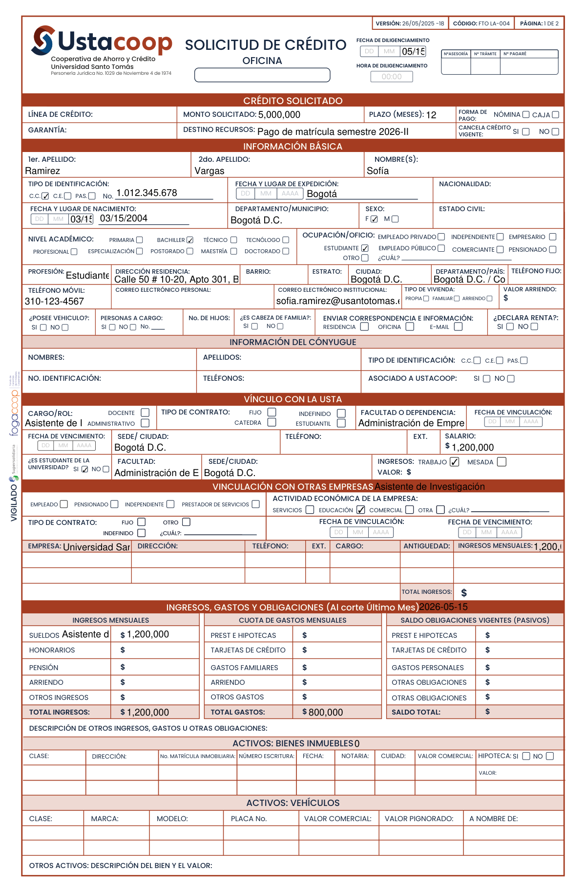 Ejemplo de Solicitud de Crédito USTACOOP (Código FTO LA-004) diligenciada para un préstamo de matrícula universitaria.